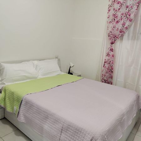 Lovely Appartment Near Como Casnate Con Bernate المظهر الخارجي الصورة